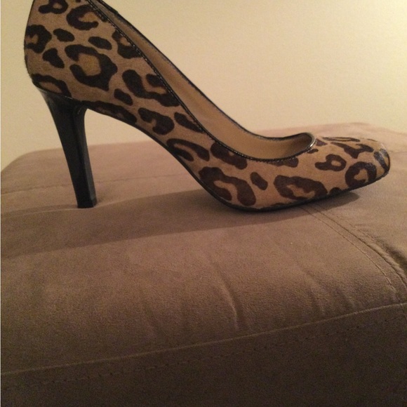 Arturo Chiang leopard print pumps - Picture 6 of 9